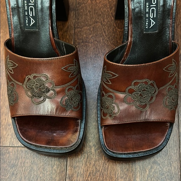 Via Spiga Rare Retro Square Toe Platform Heels, Embroidered Leather, Size 6 - Picture 6 of 15
